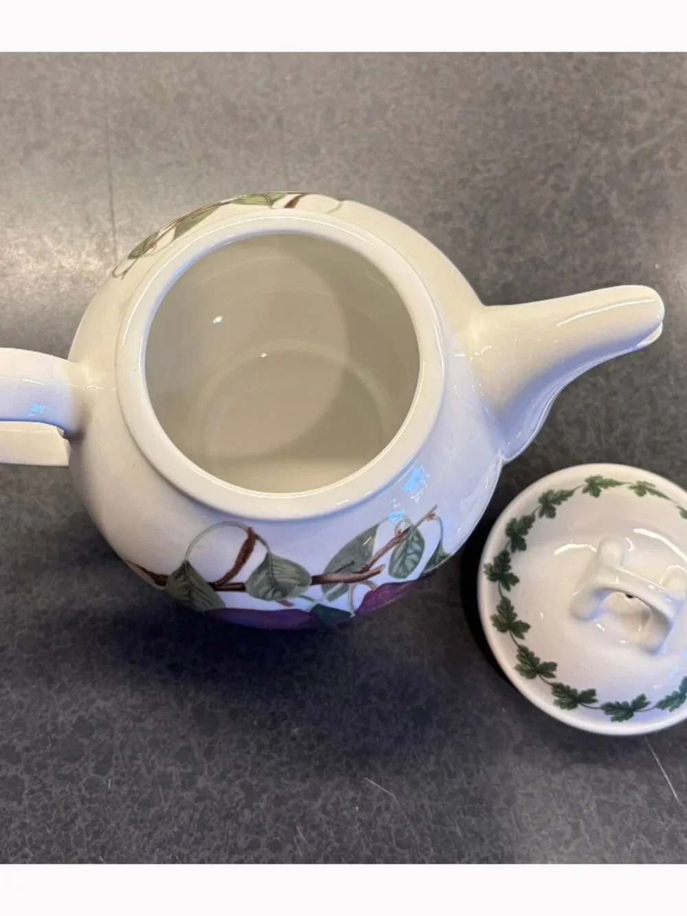 Portmeirion Pomona 1c tea pot